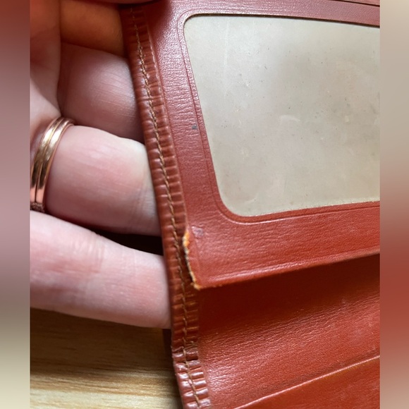 Vintage Louis Vuitton Men's Brown Epi Canvas Leather Slim ID Holder - Picture 2 of 4